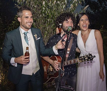 Dani SOHO cantando en boda
